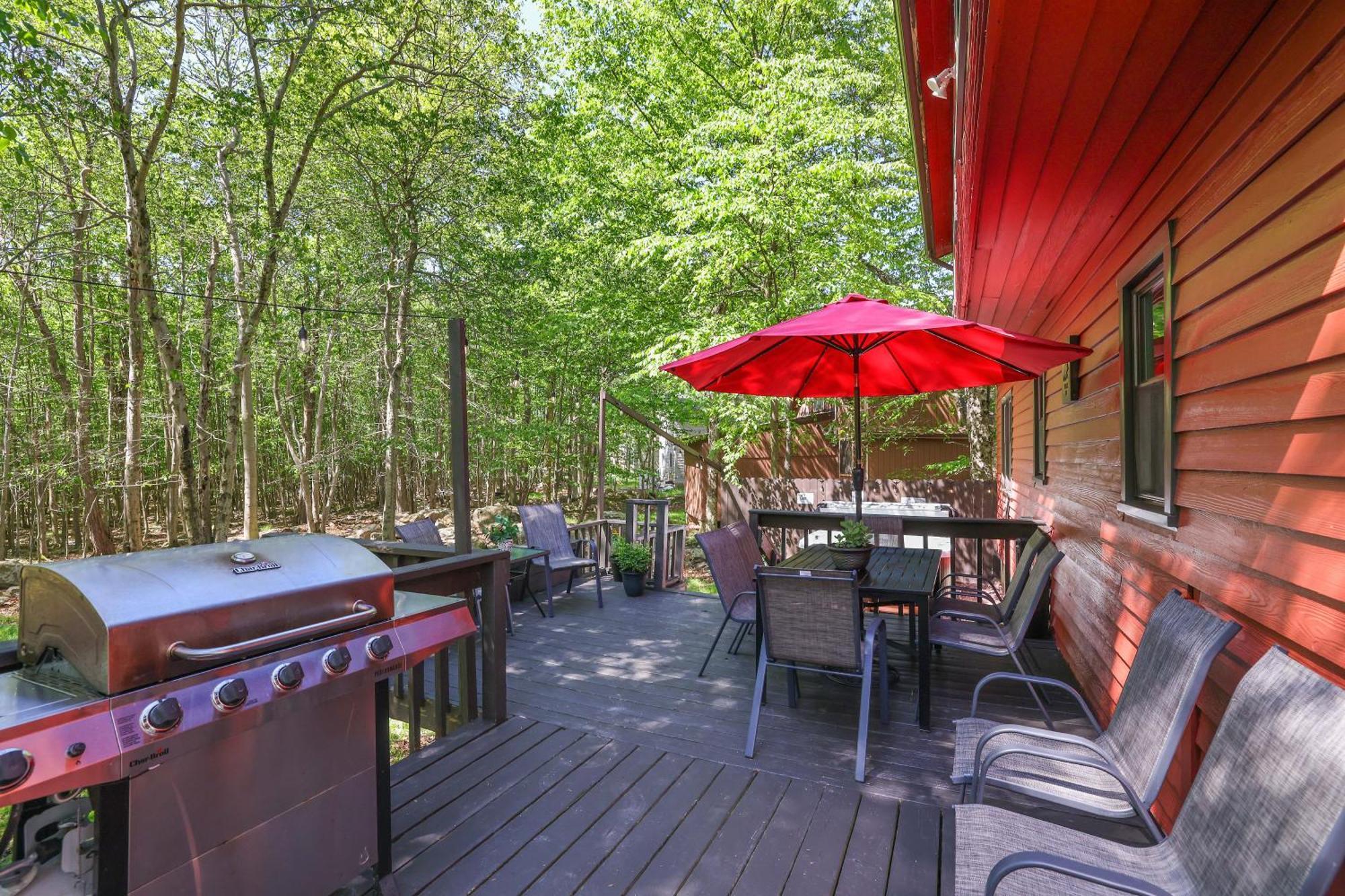 Chalet Renovated Near Casino, Camelback , Kalahari 4Bdrms Firepit Hot Tub Game Room Tobyhanna 외부 사진