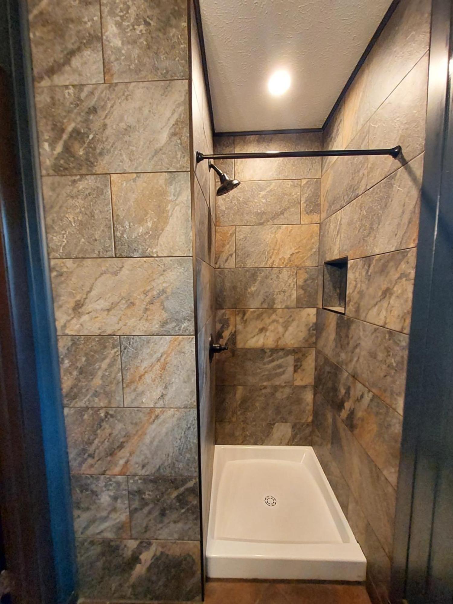 Chalet Renovated Near Casino, Camelback , Kalahari 4Bdrms Firepit Hot Tub Game Room Tobyhanna 외부 사진